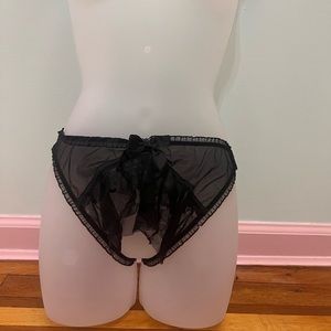 Lascivious Overt sheer panties with ruffle